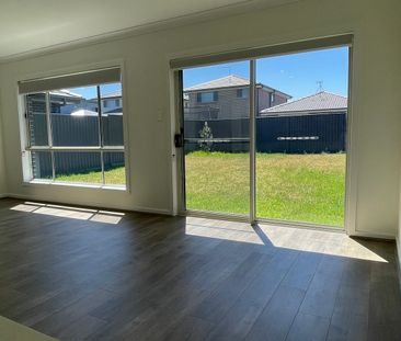 Near New 5 Bedroom House in Marsden Park - Photo 2