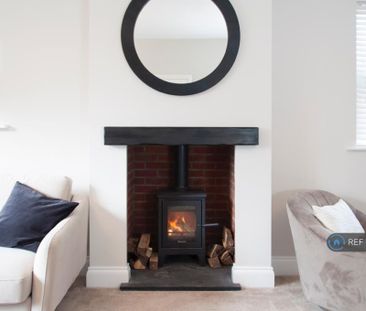 5 bedroom detached house to rent - Photo 3
