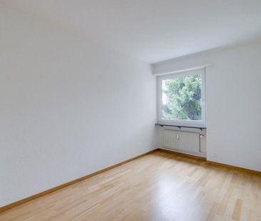 Comfortable living in a well-maintained apartment building - Photo 4