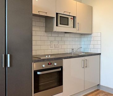 Studio to rent - Photo 1