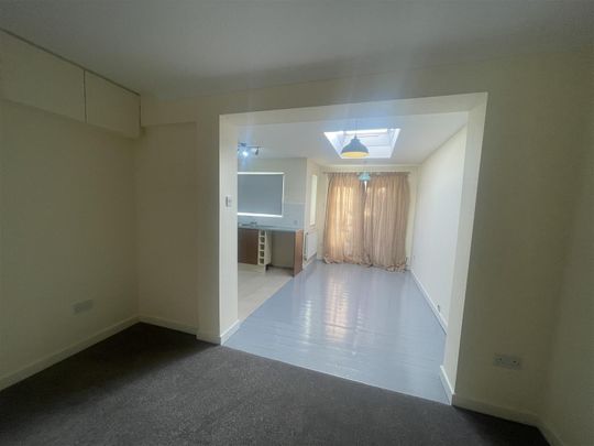 Lackenden Cottages, Bekesbourne Lane, Littlebourne - Photo 1