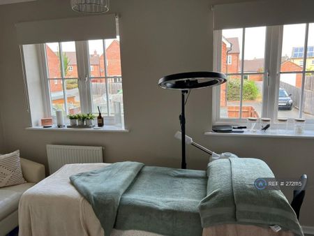 2 bedroom end of terrace house to rent - Photo 2