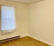 1 room apartment of 111m² in Gatineau - Photo 2