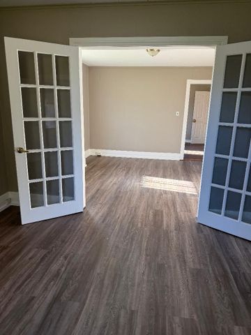 For Lease - 8948 Heritage Road, Brampton, Ontario - Photo 2