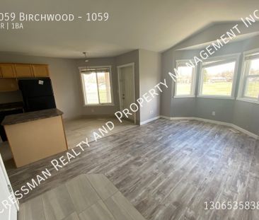 Upper level condo in South Regina - Photo 1