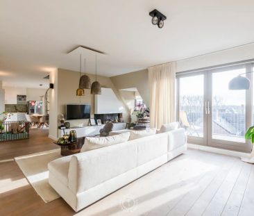 Ruim 219 m² en stijlvol duplex appartement met zonovergoten terrassen - Photo 5