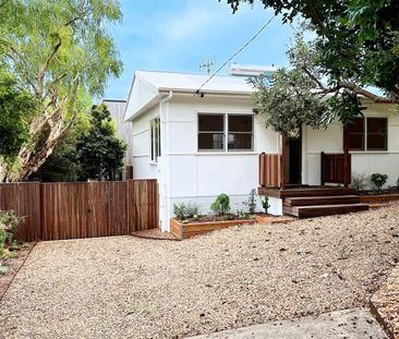 Contemporary Coastal Charm. - Photo 5