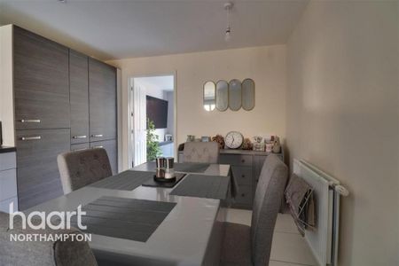 2 bedroom end of terrace house to rent - Photo 5