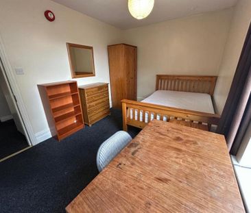 9 Bedroom Semi Detached To Let - Photo 6