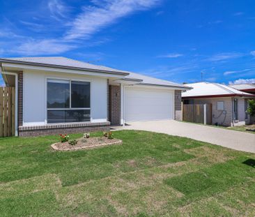 BUILT NEW. BUILT FOR YOU. WELCOME TO 8 SCAMPI DRIVE. - Photo 1