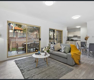 3 bedroom ground floor apartment , large area with huge backyard - Photo 1