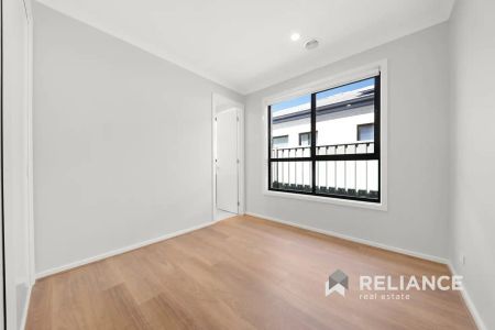 “Save on Energy, Live in Comfort: 4BR Truganina Gem” - Photo 4