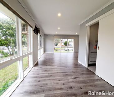 AS GOOD AS NEW - Photo 2