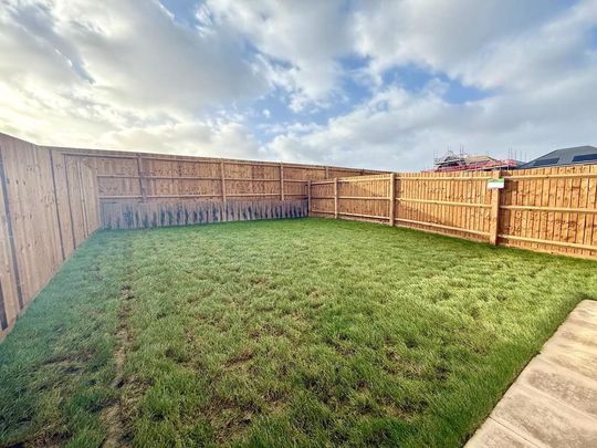 3 bedroom semi-detached house to rent - Photo 1
