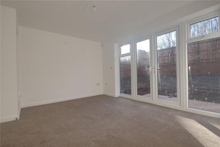 3 bedroom detached house to rent - Photo 2