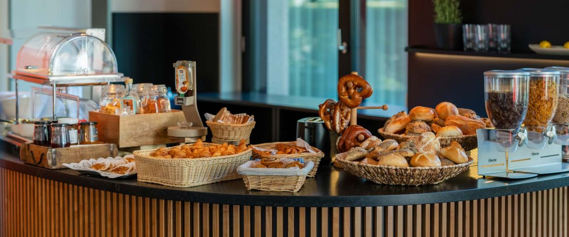 Business Single - Photo 1