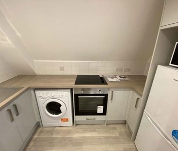 1 bedroom flat to rent - Photo 2