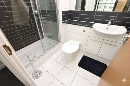 Lexicon Apartments, Mercury Gardens, Romford, RM1 - Photo 4