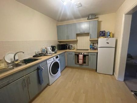 3 bedroom private hall to rent - Photo 5