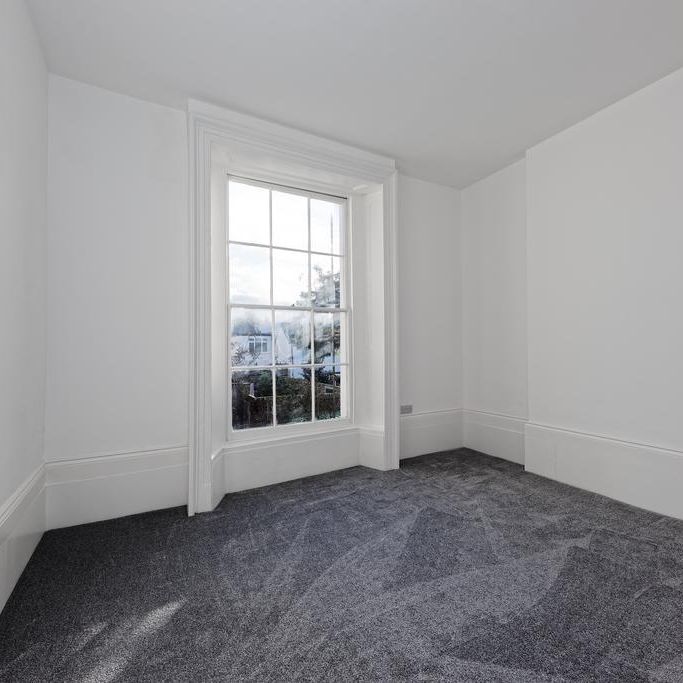 2 bedroom penthouse to rent - Photo 1