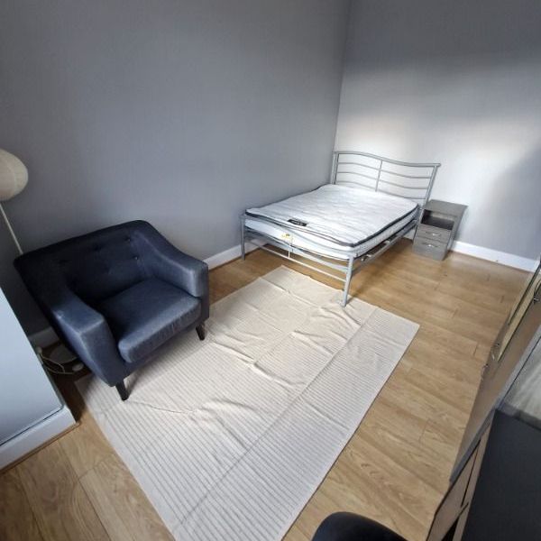 Room 3 - Wellesley Avenue, Belfast BT9 6DH - Photo 1