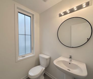 For Lease - 14 Kingbird Common, Cambridge, Ontario - Photo 4