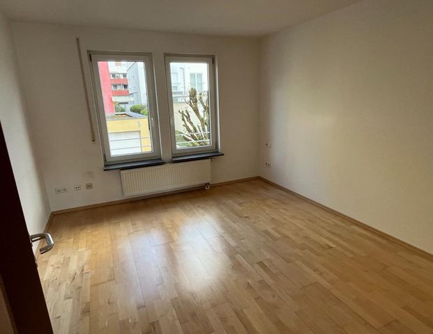 Helle 4-Zimmer Wohnung mit Balkon 104qm - Photo 1