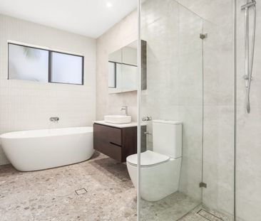 Townhouse with Spacious Living and Ideal Location - Photo 4