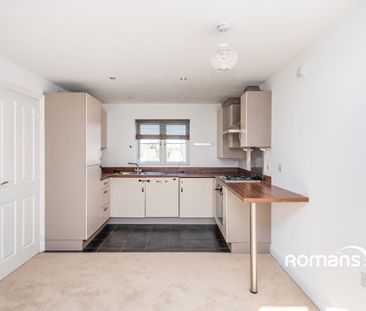 3 bedroom coach house to rent - Photo 4