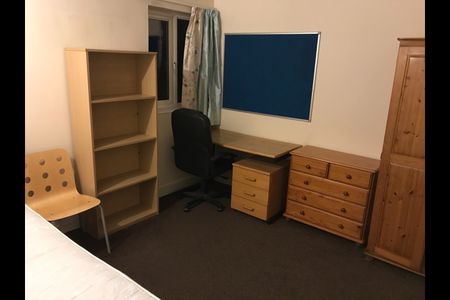 5 Bed Terraced House, Sheriff Avenue, CV4 - Photo 4