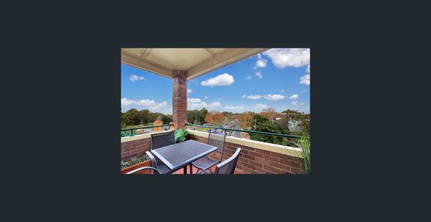 A Private Top Floor Setting With Sweeping Park Views - Photo 1