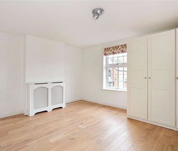 Stylish, modern three bedroom home with lovely large garden, well l... - Photo 2