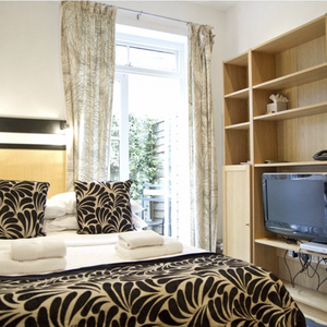 Studio flat - Photo 2