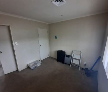 Cozy 2-bedroom home in Flatbush! - Photo 2