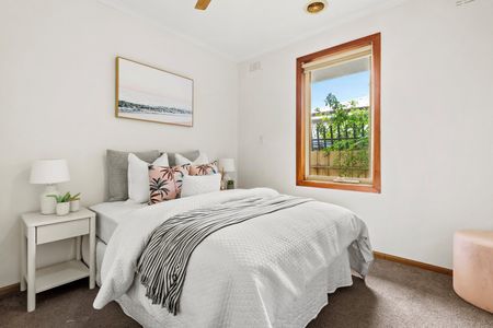 Modern Comfort in the Heart of Newcomb - Photo 4