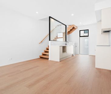 One year old property for lease - Tonsley campus - Photo 1