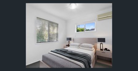 Move-In Ready 3 Bedroom Home with Private Yard - Photo 3