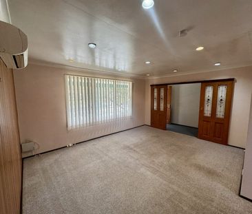 LOCATION LOCATION LOCATION! - Photo 3