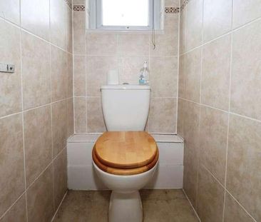 Cornwall Court, Bebington, CH63 - Photo 2