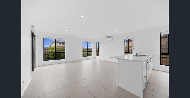 MODERN STYLISH FAMILY HOME IN BONSHAW - Photo 1