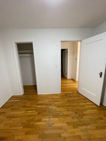 Charming Upper Two Bedroom in a Character Home Located in Sought After Massey Heights New West - Photo 4