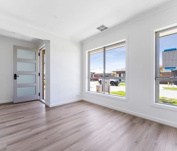 **RECEIVE ONE MONTH’S FREE RENT, ASK US HOW! Modern 4-Bedroom Home ... - Photo 4