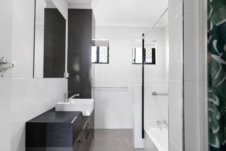 East Toowoomba Gem - Photo 2