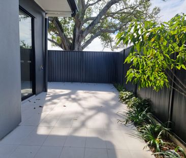 1/33 Brickfield Road, Aspley, Qld 4034 - Photo 3