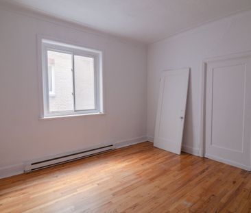 4890 Queen Mary Road - Photo 5