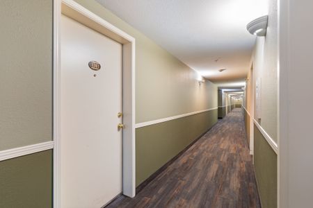 2 Bed Condo In Mc Kenzite Towne| Two Parking Stalls| Heat And Water Included. - Photo 3