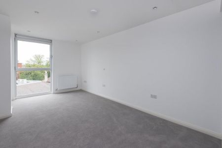 2 bedroom flat to rent - Photo 2