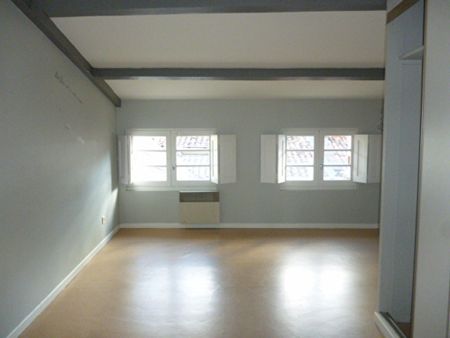 Location Appartement 3 pièces 85m² - Photo 3