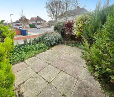 4 bedroom House To Let - Photo 3