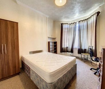 3 bedroom end of terrace house to rent - Photo 5
